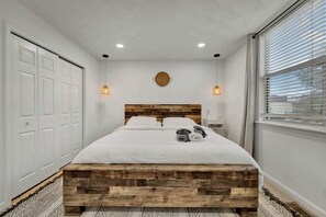 3 soverom, strykejern/-brett, wi-fi og sengetøy