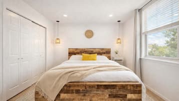 3 soverom, strykejern/-brett, wi-fi og sengetøy