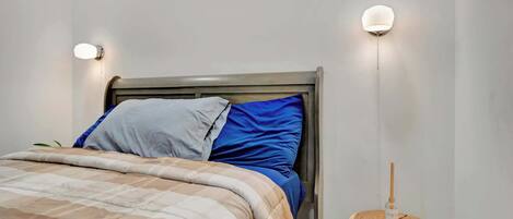 3 bedrooms, iron/ironing board, WiFi, bed sheets