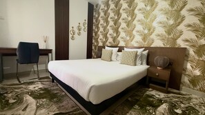 In-room safe, desk, laptop workspace, blackout drapes