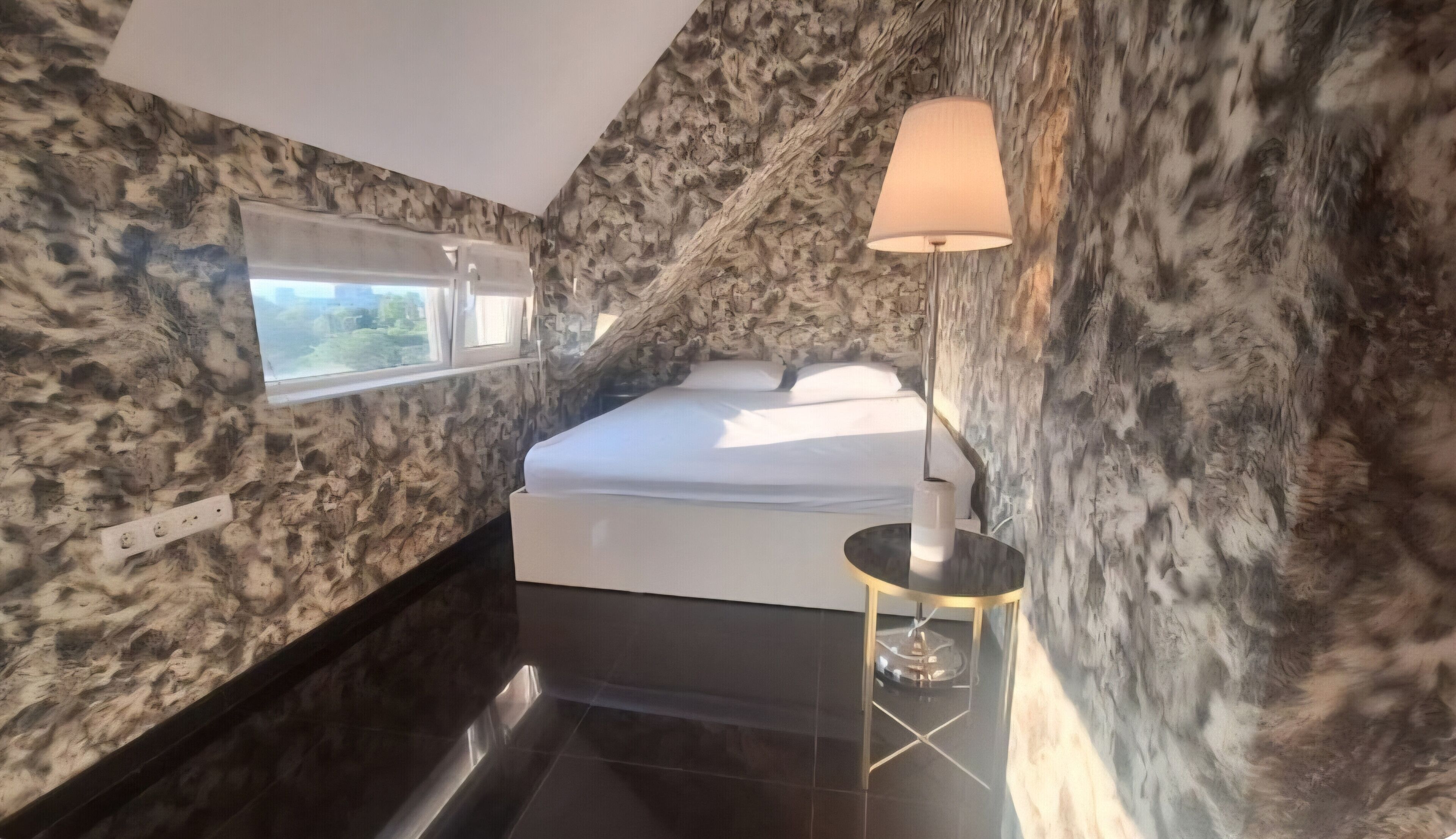 2 bedrooms, in-room safe, iron/ironing board, WiFi