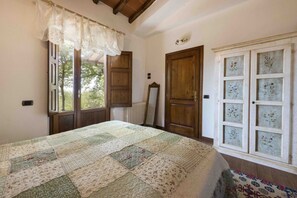 4 chambres, accès au Wi-Fi (inclus), literie fournie