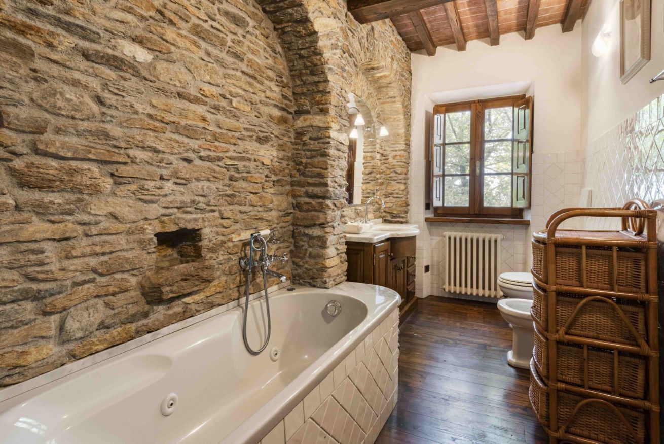 Dusche, Haartrockner, Bidet, Handtücher