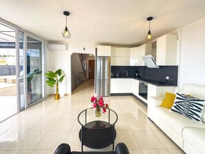 TV - Modern 3BR Villa Heated Pool & Sea View Costa Adeje (Callao Salvaje)