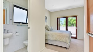 2 عدّة غرف نوم ومكواة/لوح كي وواي فاي مجانًا وملاءات أسرّة