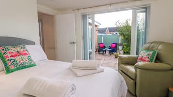 3 quartos, individualmente decorados, individualmente mobiliados