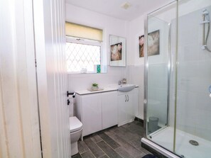 Shower - The Warren (Chester)