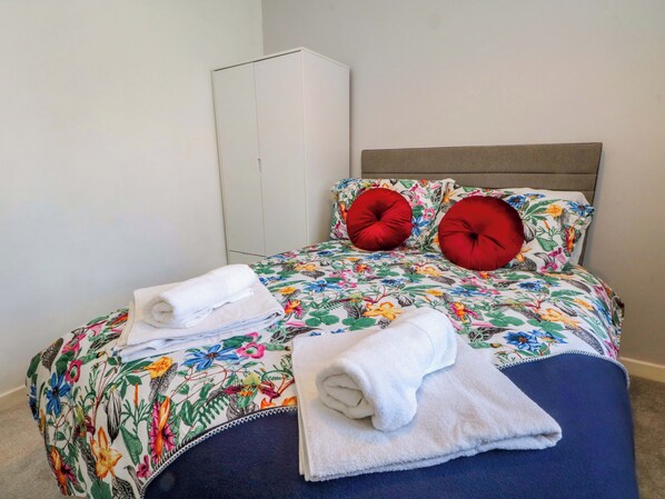 3 bedrooms, individually decorated, individually furnished, free WiFi