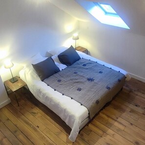 3 bedrooms, iron/ironing board, internet