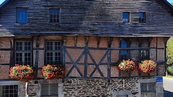 Enceinte de lâhĂ©bergement