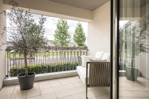 Discover the "Holiday" - Where City Living Meets cozy Tranquility!