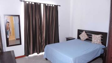 3 chambres, fer et planche à repasser, Wi-Fi, draps fournis