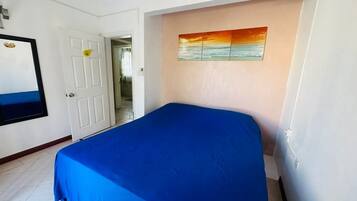 3 chambres, fer et planche à repasser, Wi-Fi, draps fournis