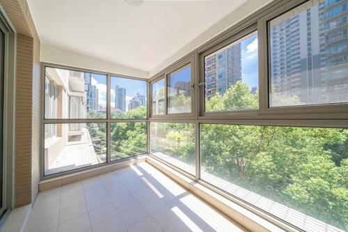 Tyms Stylish 3BR 2BA Apt Xujiahui Metro