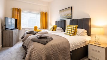 2 bedrooms, iron/ironing board, WiFi (free)