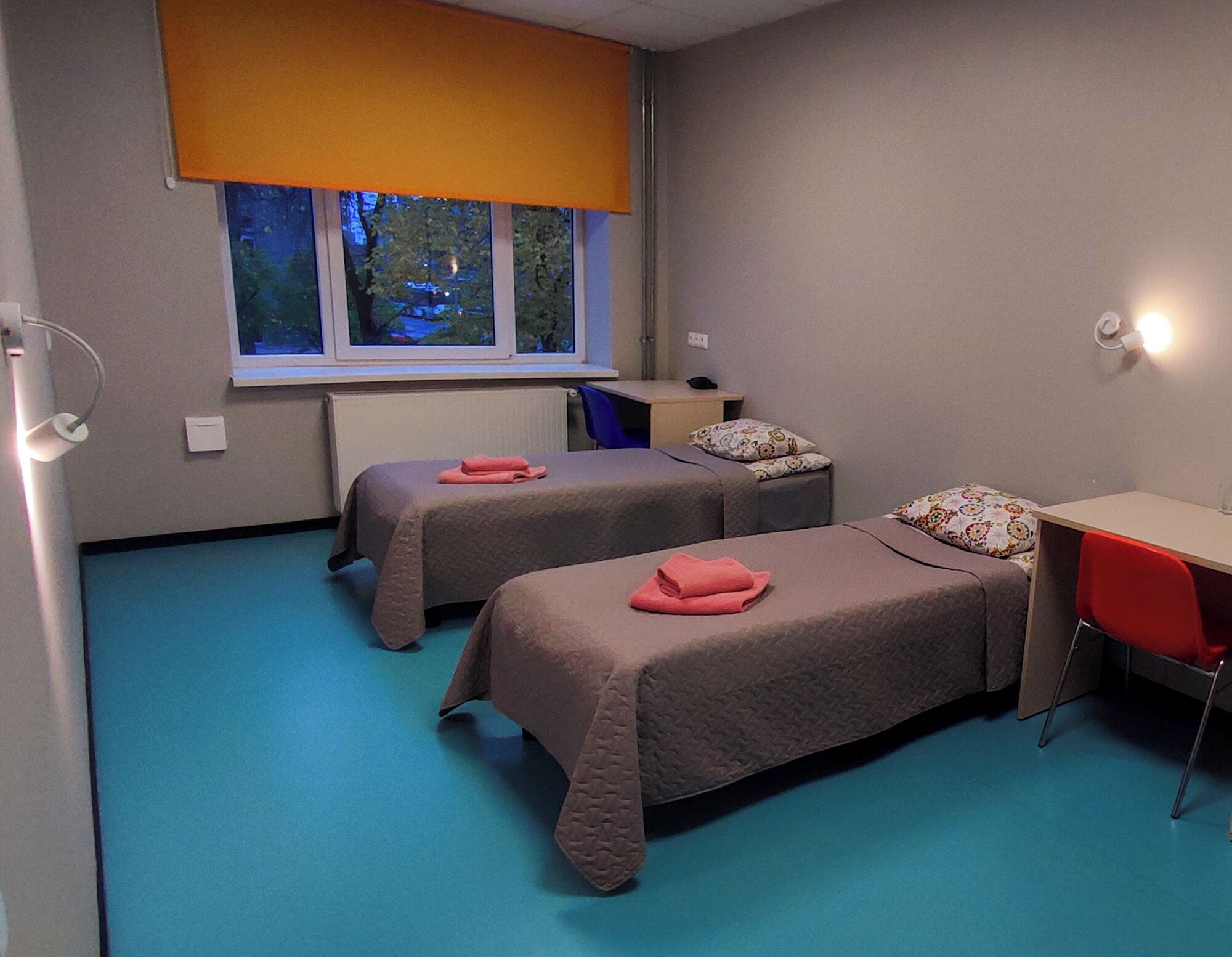 Standard Twin Room, Park View | Desk, laptop workspace, iron/ironing board, free WiFi