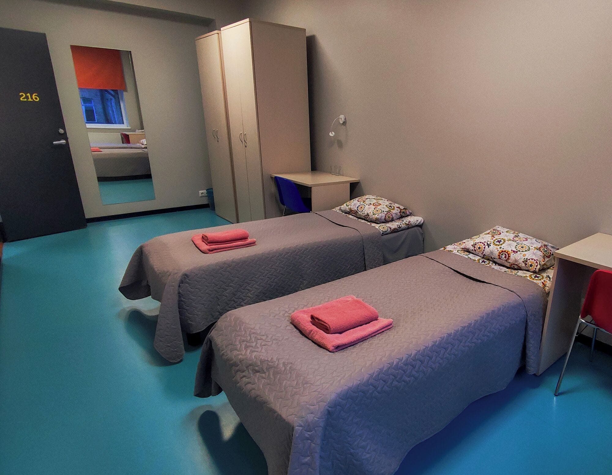 标准双床房, 公园景观 | 办公桌、笔记本电脑工作区、熨斗/熨板、免费 WiFi