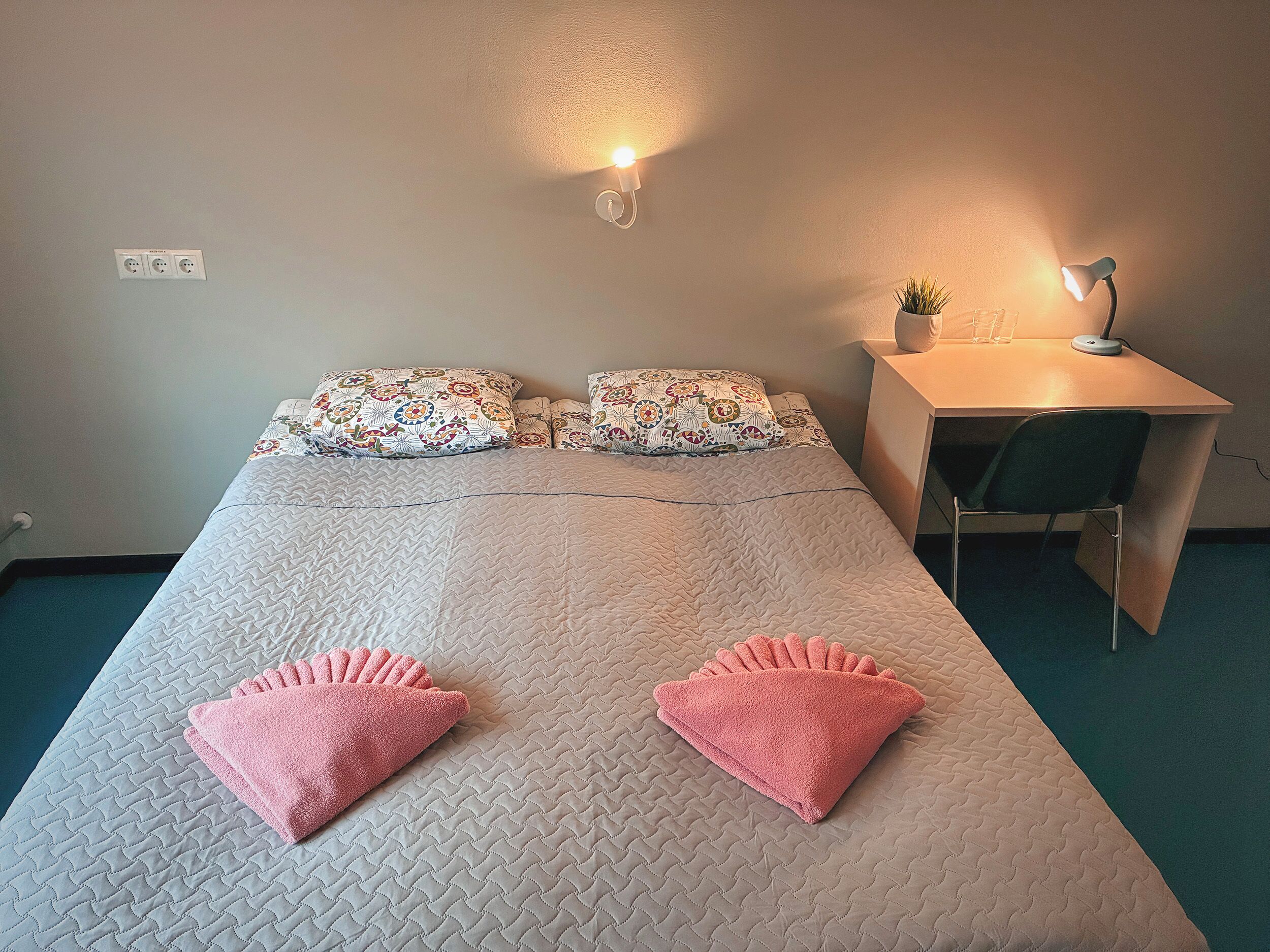 Family Room, Park View | Desk, laptop workspace, iron/ironing board, free WiFi