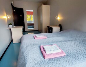 Kahden hengen standard-huone, näköala puistoon | Työpöytä, kannettavalle tietokoneelle sopiva työtila