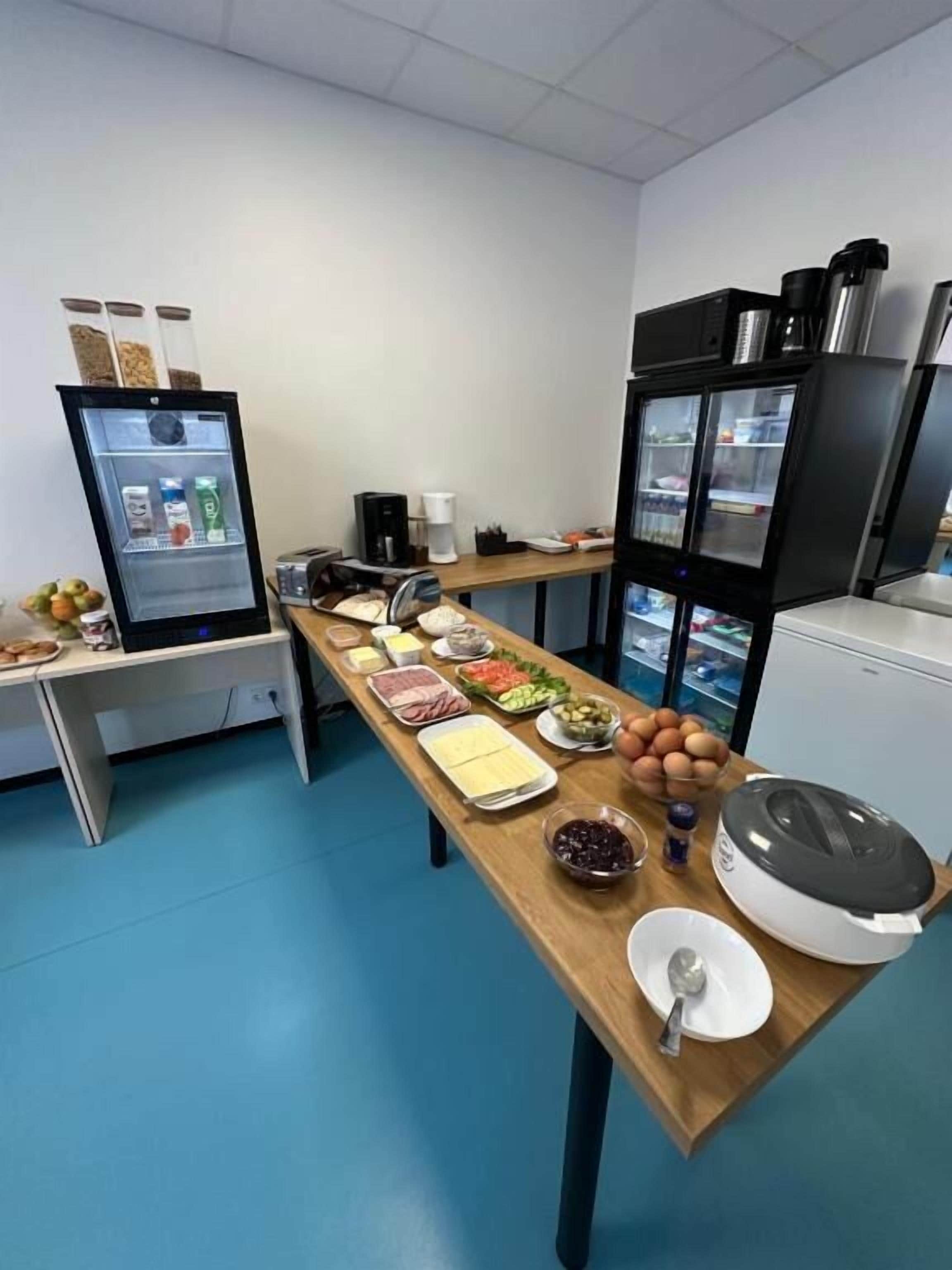 Frukostbuffé varje dag (EUR 10 per person)