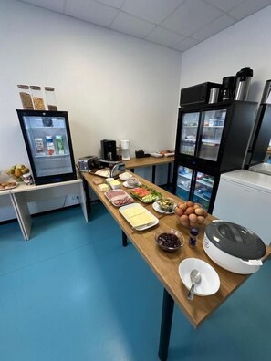 Päivittäinen buffetaamiainen (10 EUR per henkilö)