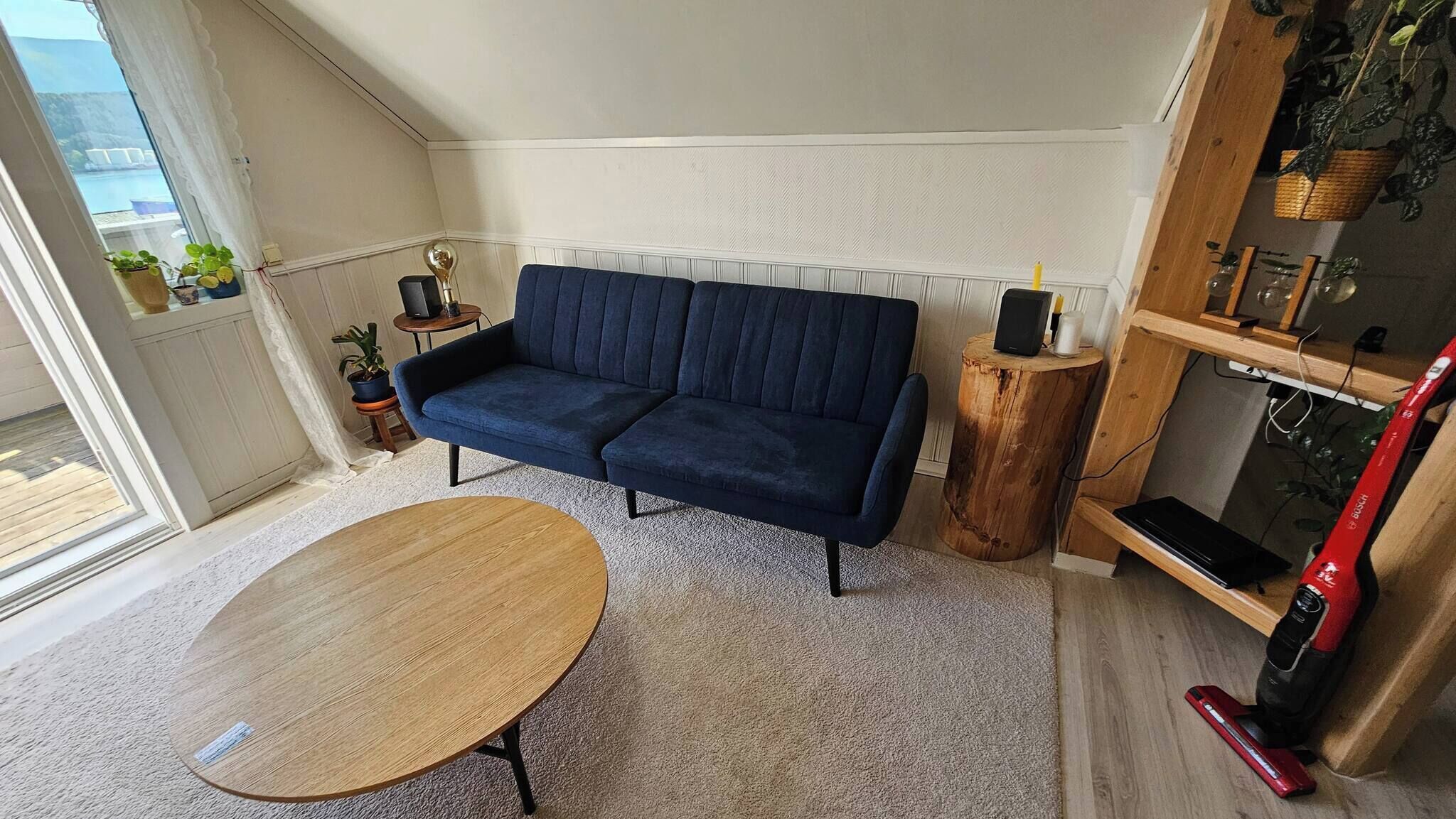 Dormitorio compartido, 1 habitación, para fumadores, balcón | Sala de estar | Libros 