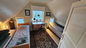 Shared Dormitory, 1 Bedroom, Smoking, Balcony