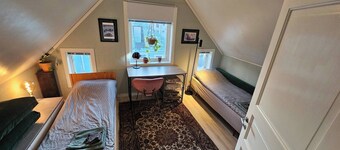 Room-large Room in Central and Unique ap