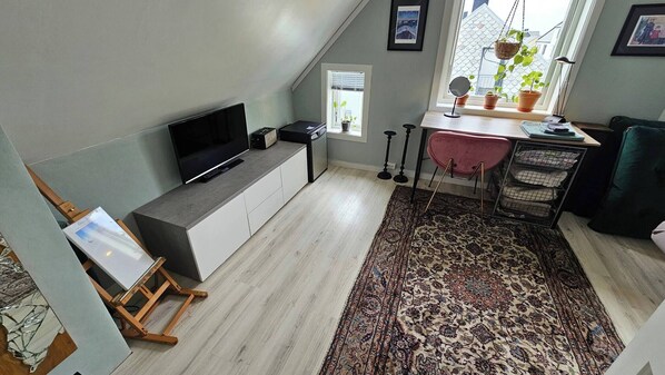 Shared Dormitory, 1 Bedroom, Smoking, Balcony | Room amenity