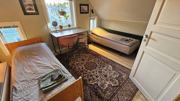 Shared Dormitory, 1 Bedroom, Smoking, Balcony | 1 bedroom - Room-large Room in Central and Unique ap (Ålesund)