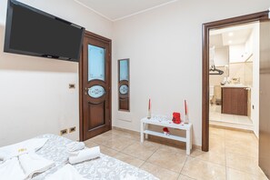 1 غرفة نوم ومكواة/لوح كي وواي فاي وملاءات أسرّة