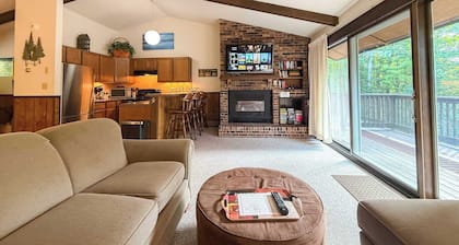 Frosthaven Unit 2-Hot Tub and Sauna