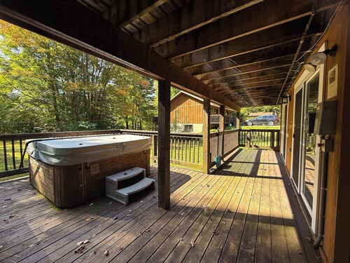 Frosthaven Unit 2-Hot Tub and Sauna