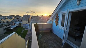 شقة - غرفتا نوم - بشرفة - منظر للمدينة | المنشأة من الخارج