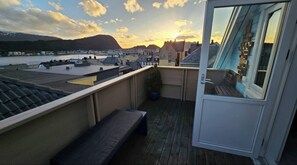 Appartement, 2 slaapkamers, balkon, uitzicht op stad | Balkon