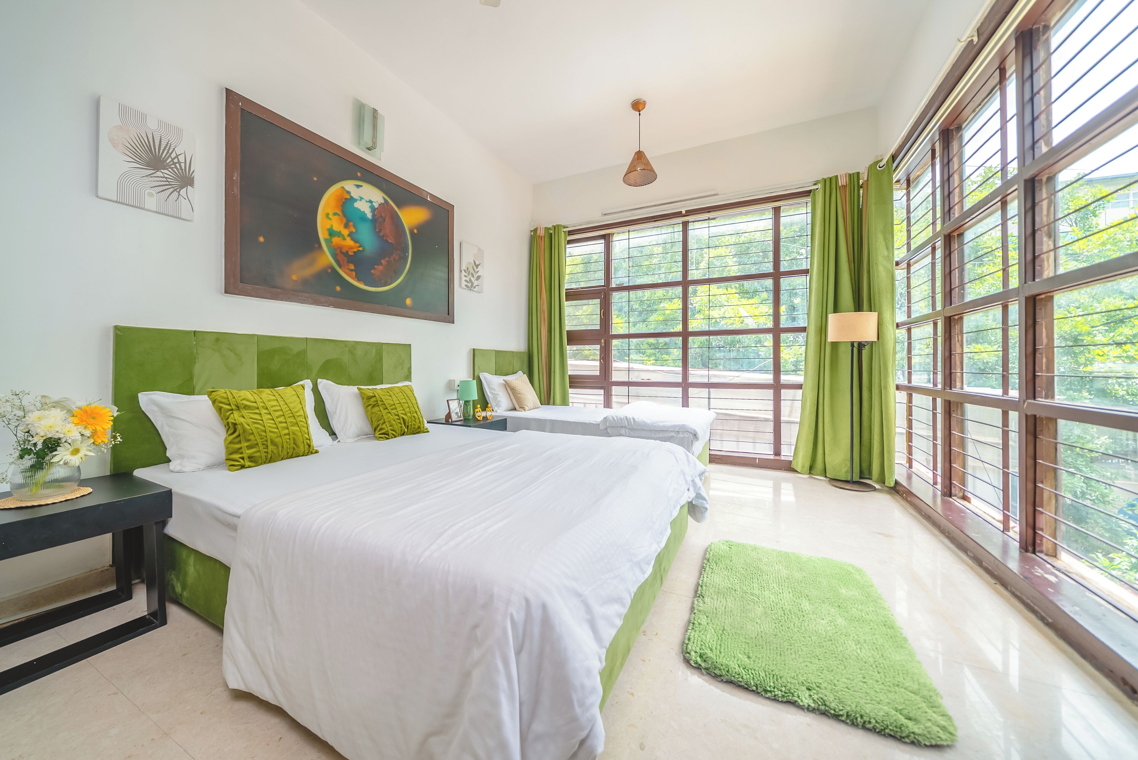 5 bedrooms, iron/ironing board, WiFi, bed sheets