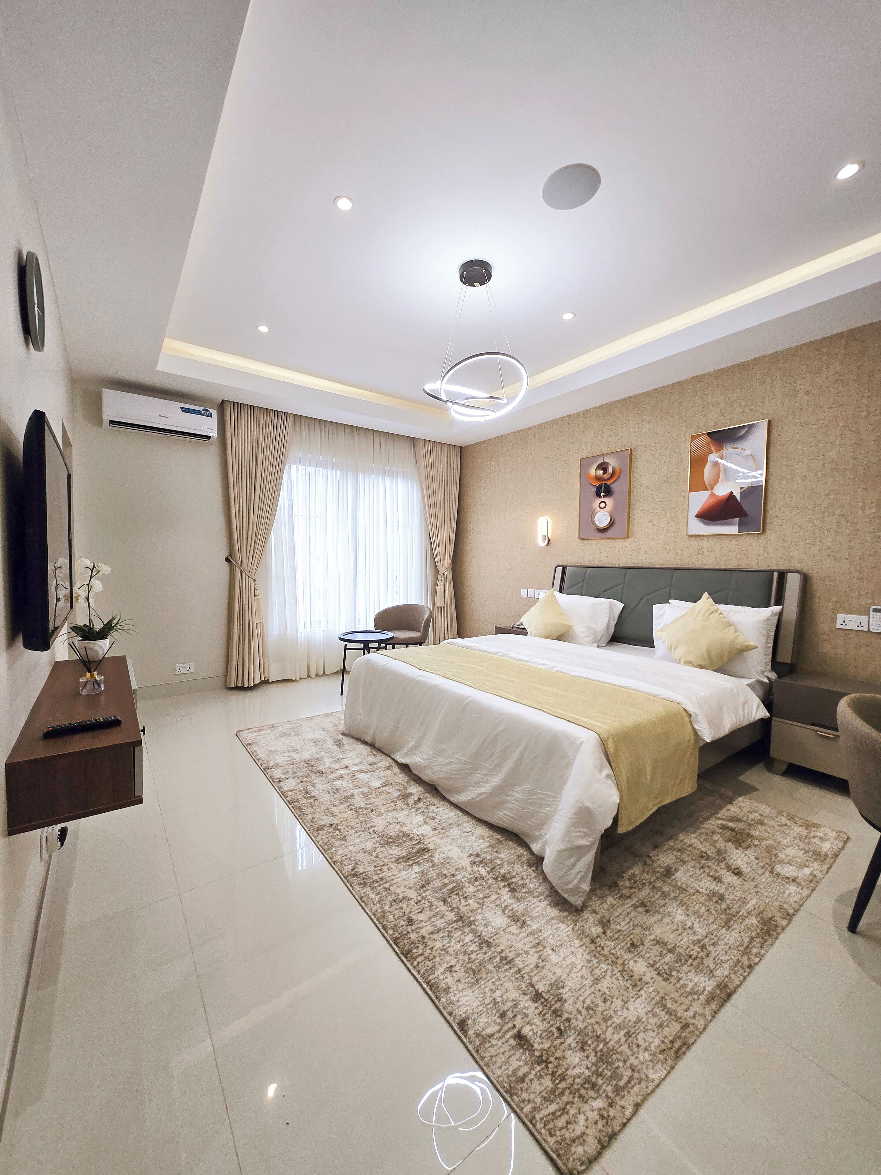 Iron/ironing board, free WiFi