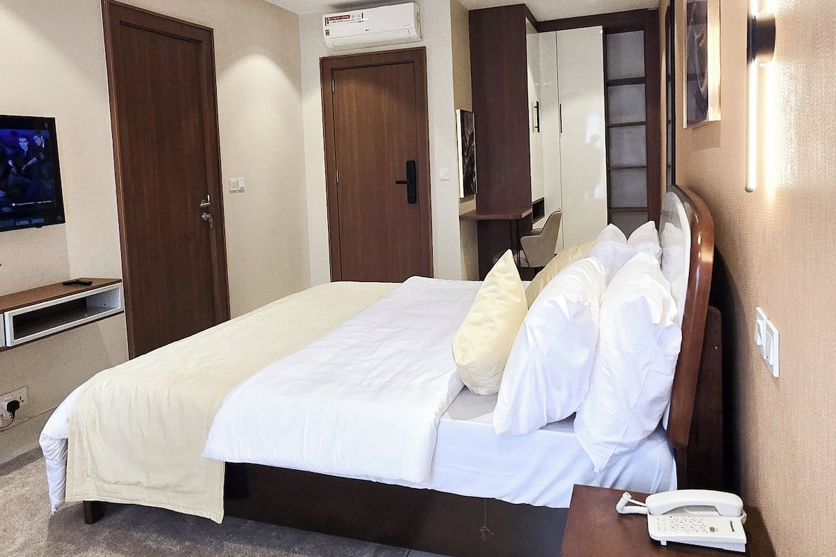 Deluxe Single Room