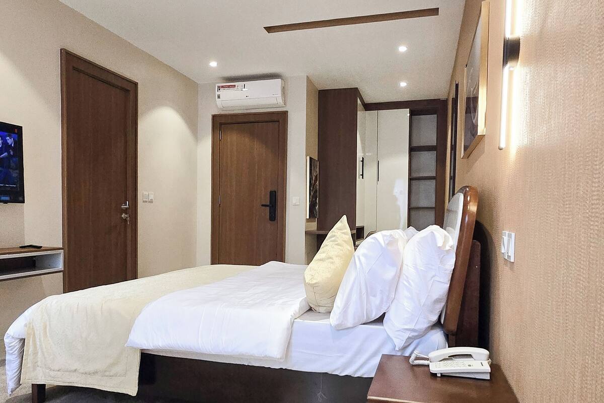 Iron/ironing board (on request), WiFi (free)