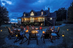 Terrace/patio - Stoneveil Retreat | Pond • Hot Tub • Sauna (Logan)