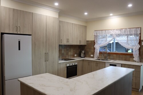 Black Rock Cottage-Gateway to The Great Ocean Road