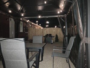 تناول الطعام بالخارج