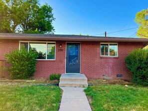 تفاصيل الفندق من الخارج