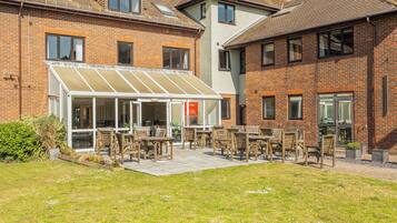 Cottage | Outdoor dining