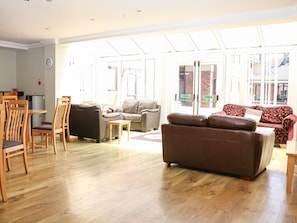 Interior - Sunset Quarters at Marine Court (Littlehampton)