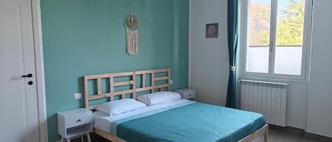 2 chambres, bureau, Wi-Fi, literie fournie