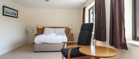 1 개의 침실, 각각 다른 스타일의 인테리어, 각각 다르게 가구 비치, 무료 WiFi