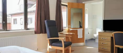1 bedroom, individually decorated, individually furnished, free WiFi