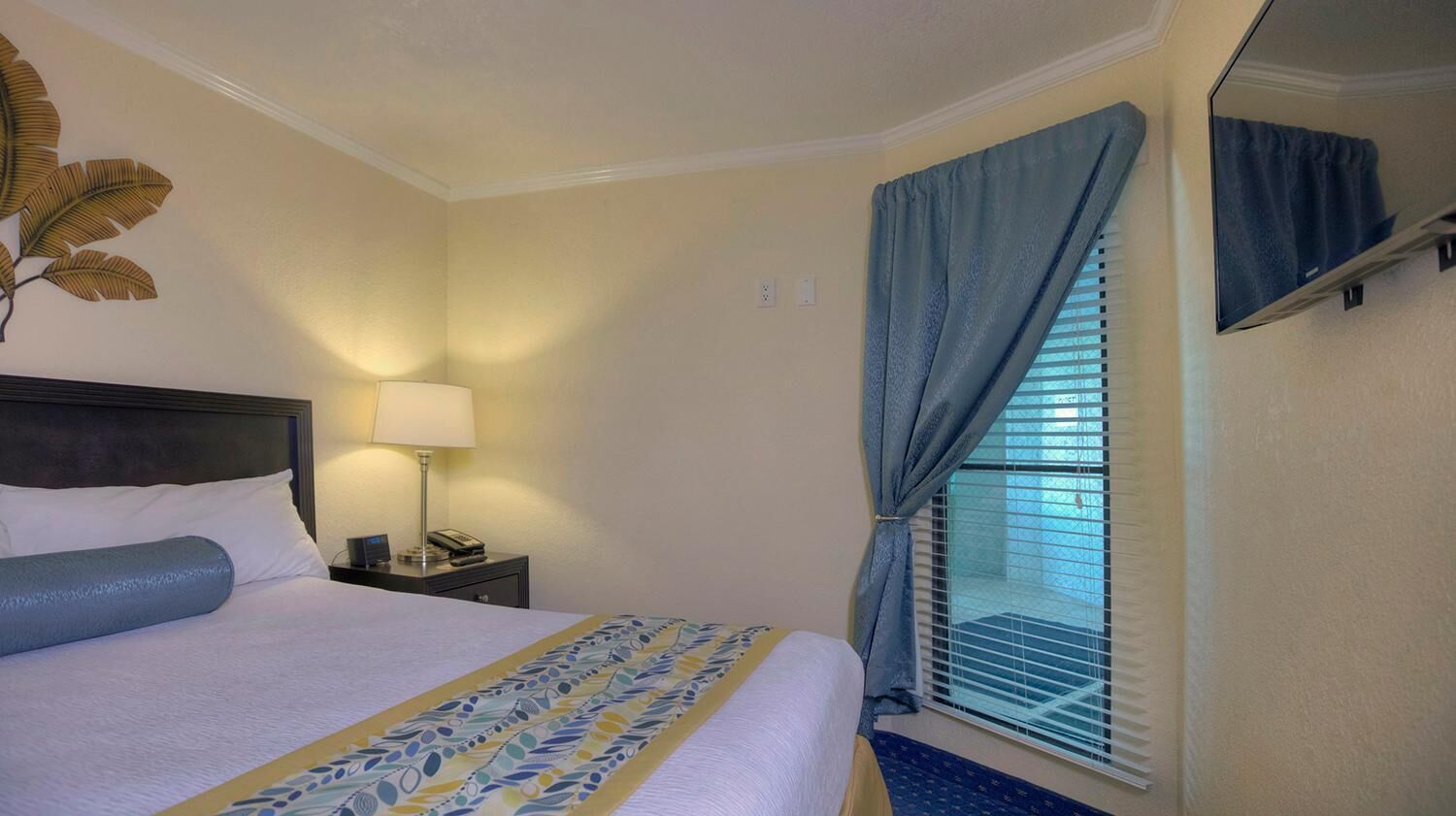 Waterfront Condo Sleeps 4 In Tampa - Tampa, FL