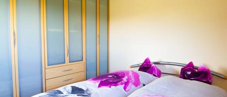 واي فاي وملاءات أسرّة